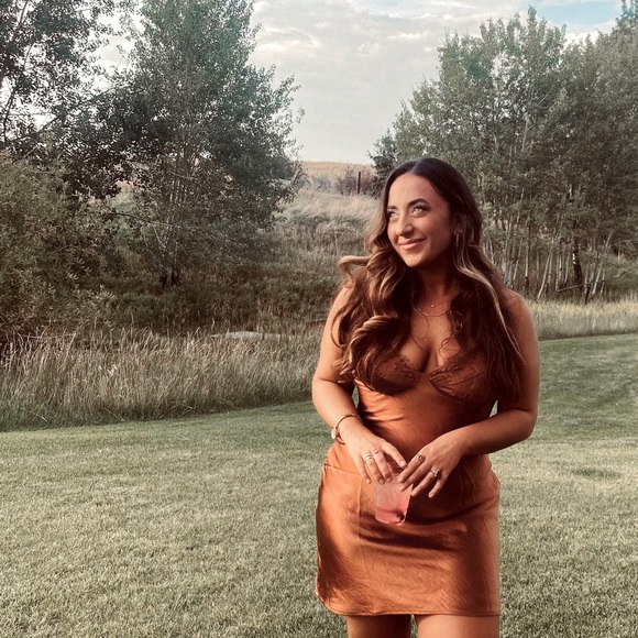 Meet your Posher, Taylor - Picture 4 of 4